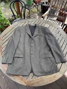 Men's Gray Cashmere Three-Button Blazer